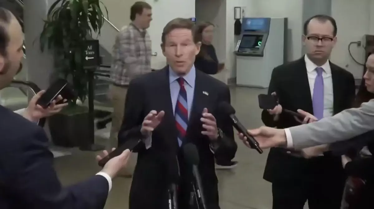 "Я напуган как никогда": сенатор-демократ раскрыл детали секретного брифинга по Ирану