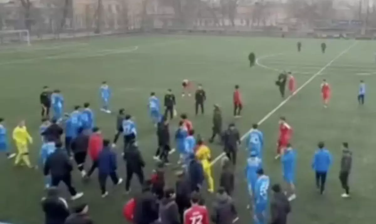 Футбол матчындағы жаппай төбелестен кейін “Ордабасы” капитаны қамауға алынды