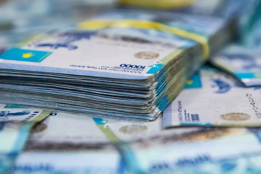 3,6 млн теңгеге дейін: ақпанда кімдерге ең жоғары жалақы ұсынылды?