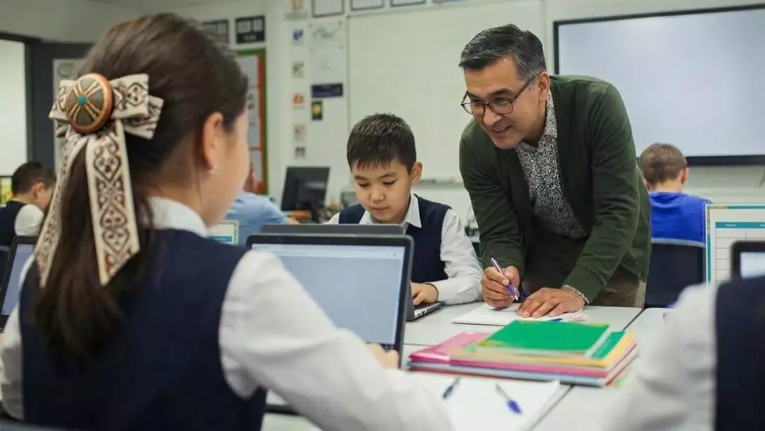 Қазақстанның 200 мың педагогі ChatGPT Edu жобасына қосылады