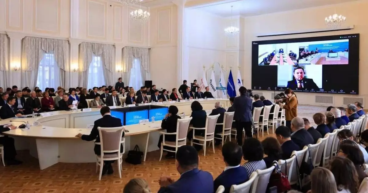   Қарағандыда Қазақстанның жаңа Конституциясындағы өңірлердің рөлі талқыланды   