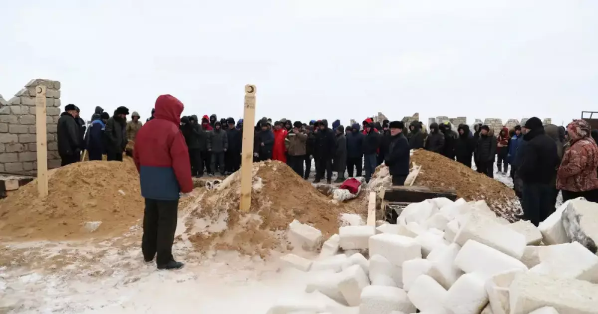  Жангелдинде Мейрамгүл мен Наурыз Мұқанғалиевтерді жерлеу рәсімі өтті 