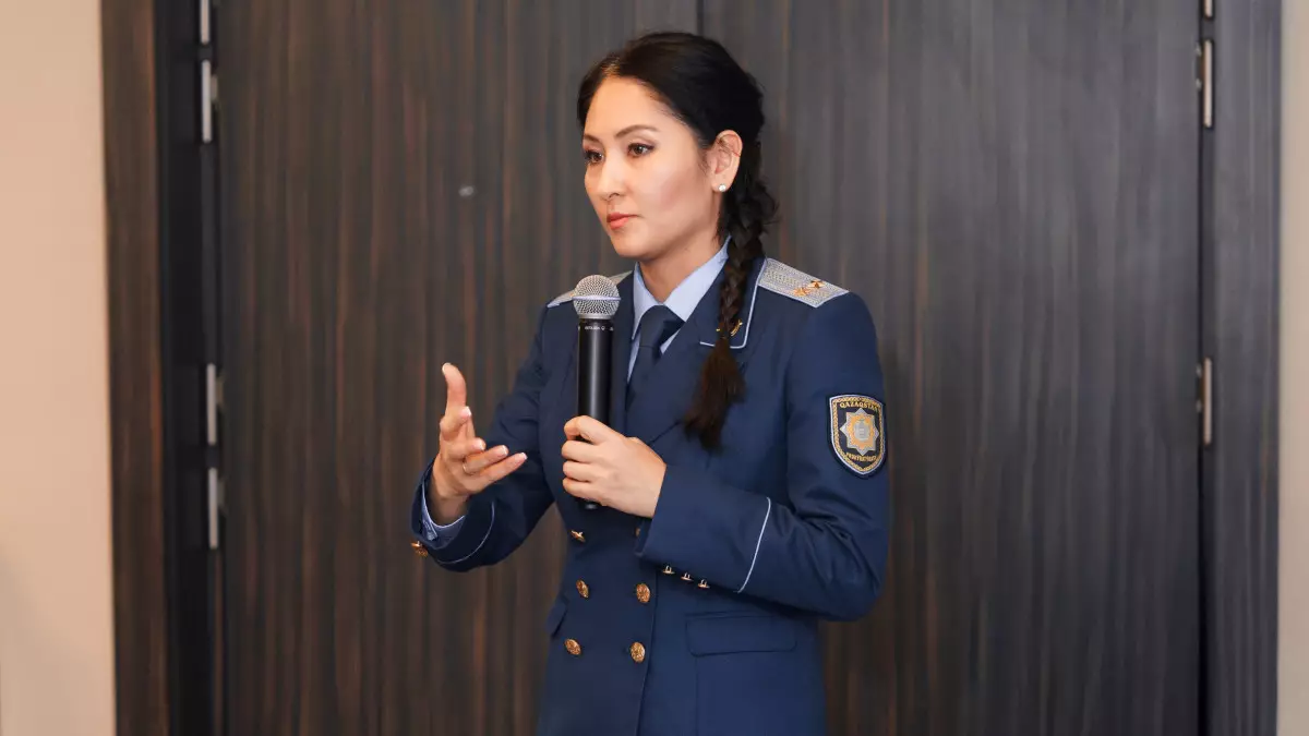 "Ажырасу, алимент және сталкинг": Бишімбаев ісін қараған Айжан Аймағановамен сұхбат