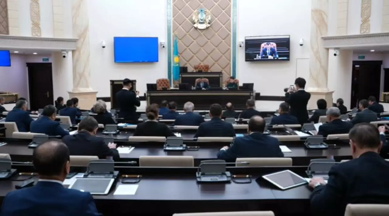 Сенаторы провели около 600 встреч по разъяснению новой Конституции