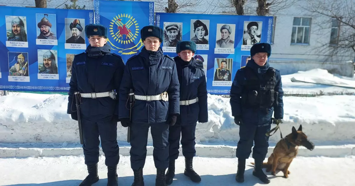  Ұлттық ұлан сарбаздары Петропавлда пышақ ұстаған азаматты ұстады 