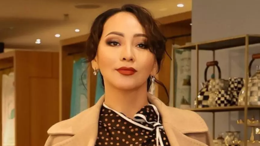 "Ұятсыздар! Қолым дірілдеп тұр": Айгүл Иманбаева ұшақта жанжал шығарды