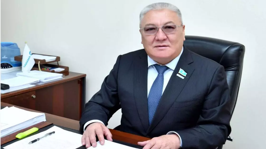 Астанадағы оқиға: депутат қытай азаматының әрекетіне пікір білдірді