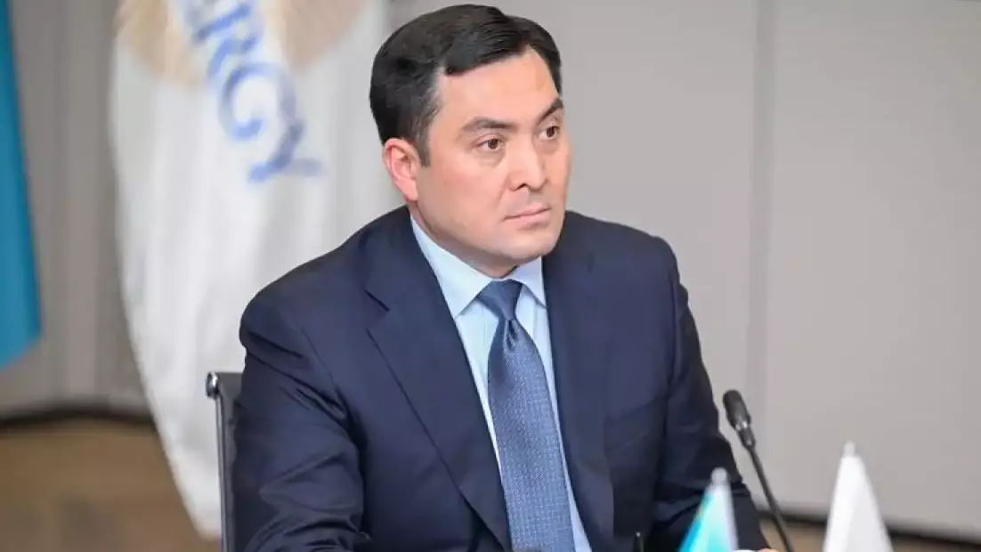 «Таяу Шығыстағы ахуалға байланысты»: Министр Ақкенженов жанармай бағасына қатысты мәлімдеме жасады