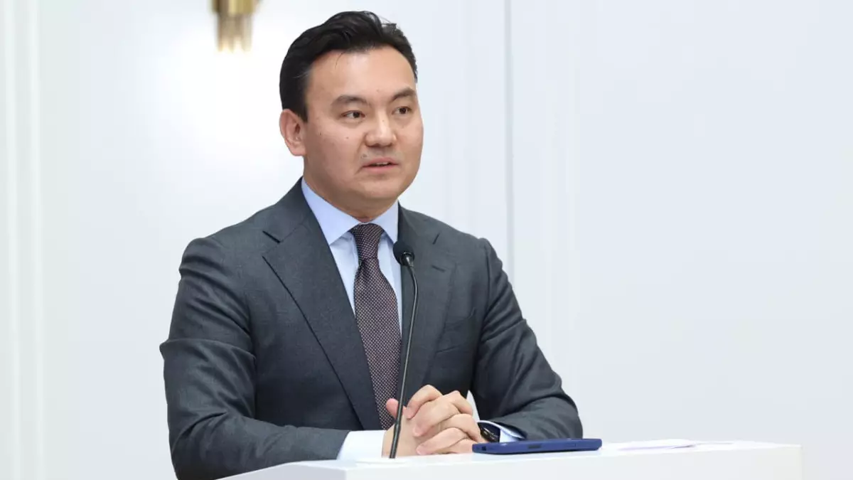 Табиғи байлықтан зияткерлік капиталға: сарапшы жаңа Конституцияның маңызын түсіндірді