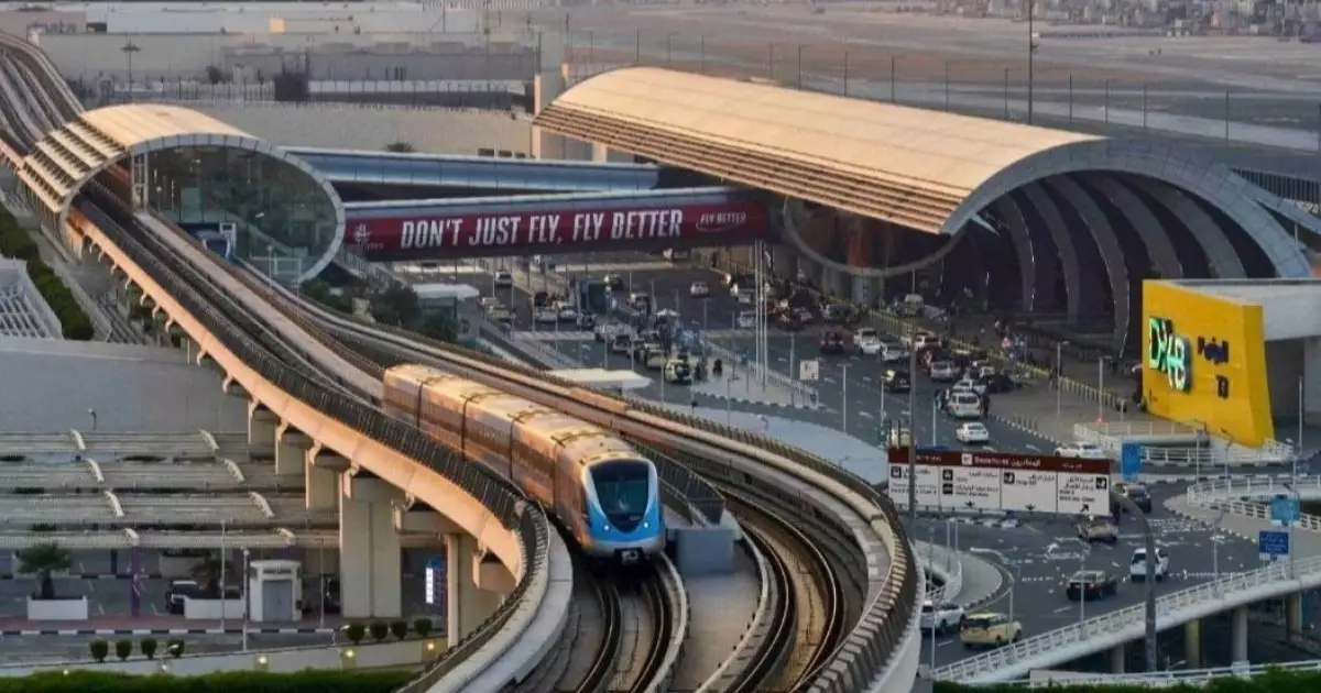  Дубай әуежайы маңына дрон құлап, шетелдік азаматтар жарақат алды 