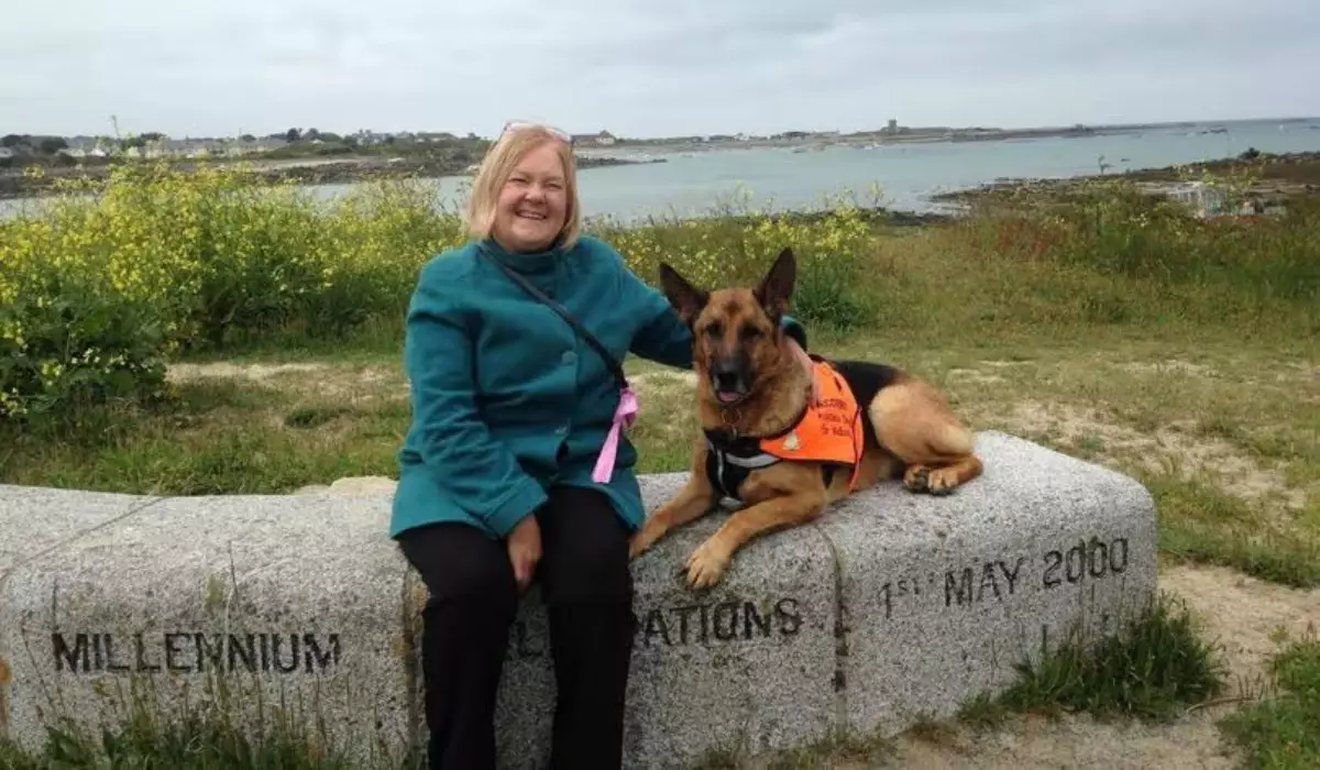 Ит иіс сезу қабілетінің арқасында иесін өлімнен аман алып қалды