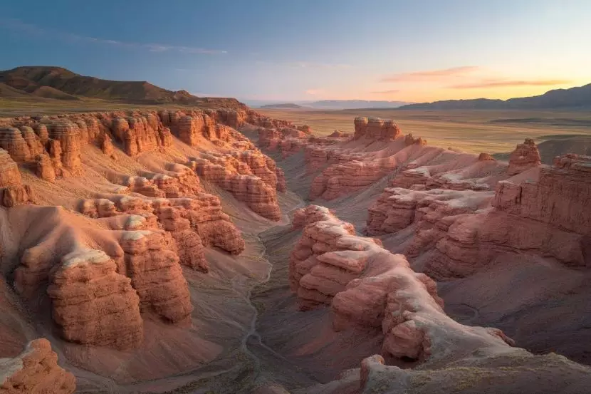Казахстан стал главным туристическим направлением из-за кризиса на Ближнем Востоке.