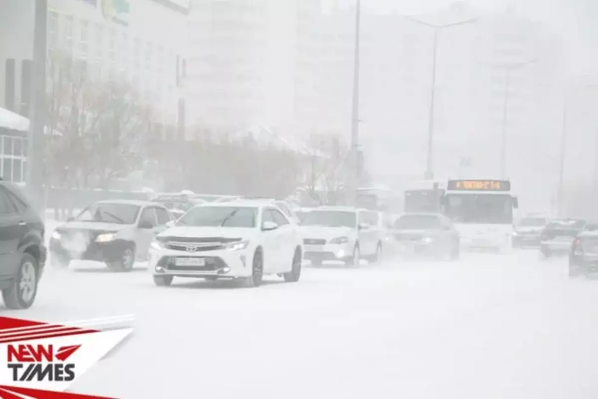 Метель парализовала дороги под Астаной