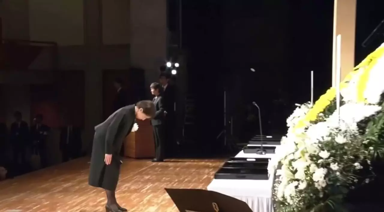 Жапондар Фукусима құрбандарын еске алды