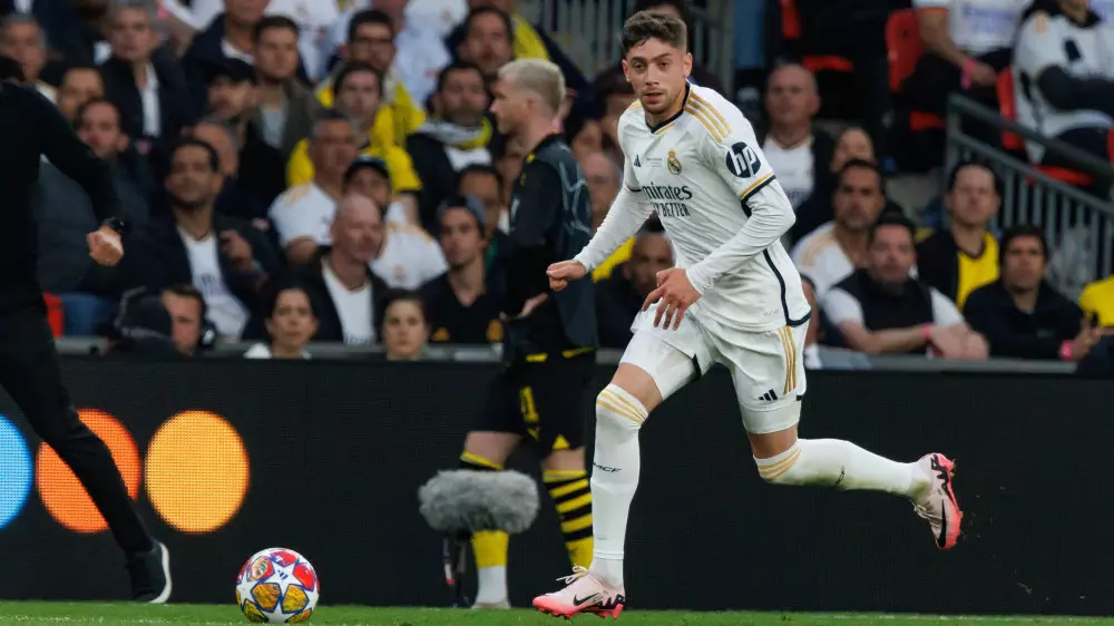 Разгром, хет-трик и сенсация: обзор матчей 1/8 финала Лиги чемпионов