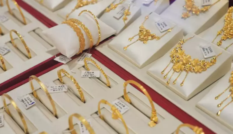 Драгметаллы падают в цене, несмотря на эскалацию на Ближнем Востоке