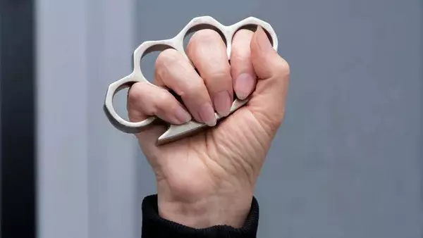 Таразда жеті қыз  жабылып, 9-сынып оқушысын аяусыз ұрып-соққан