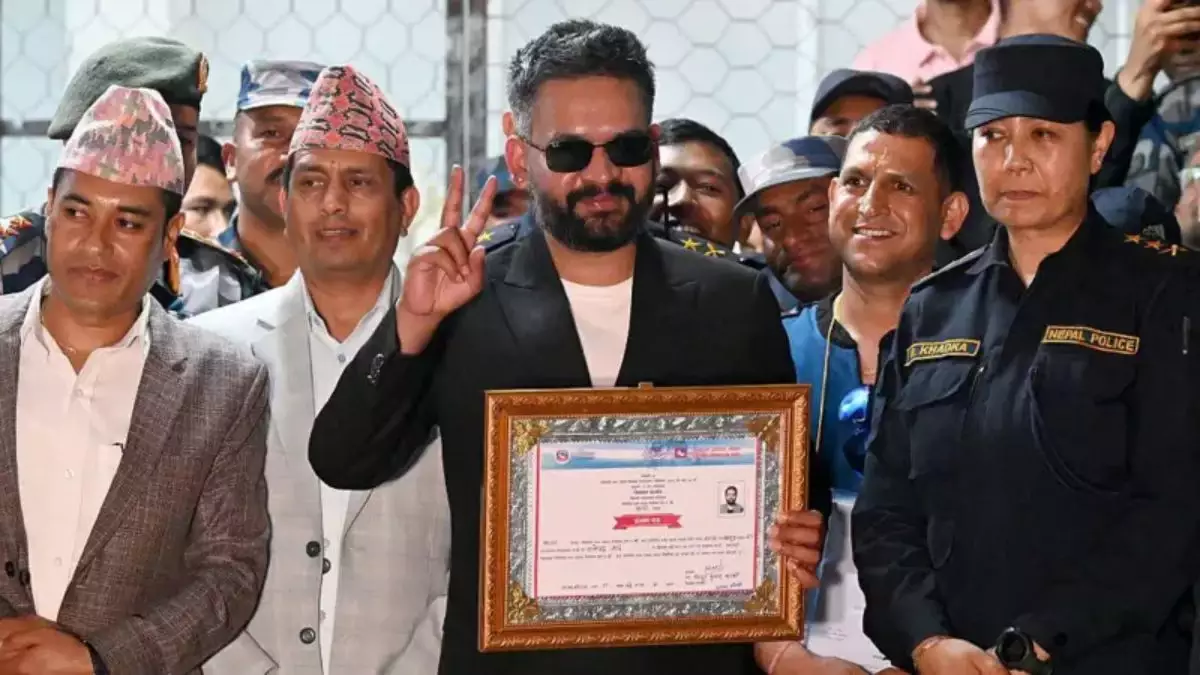 Непалда бұрынғы рэпер премьер-министр атануы мүмкін: Ол зумерлердің төңкерісінен соң сайлауда жеңген