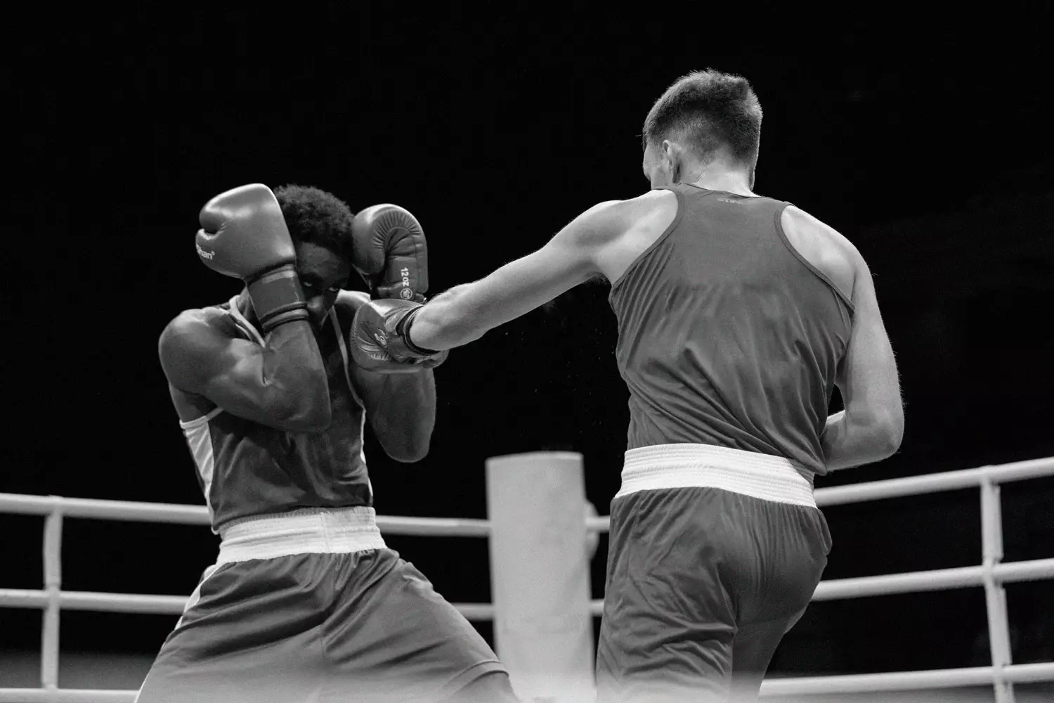 Казахстан гарантирует первую медаль на Кубке мира по боксу 2026 года.