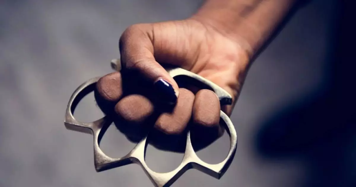  Таразда мектеп оқушылары тоғызыншы сынып оқушысын топ болып соққыға жыққан 