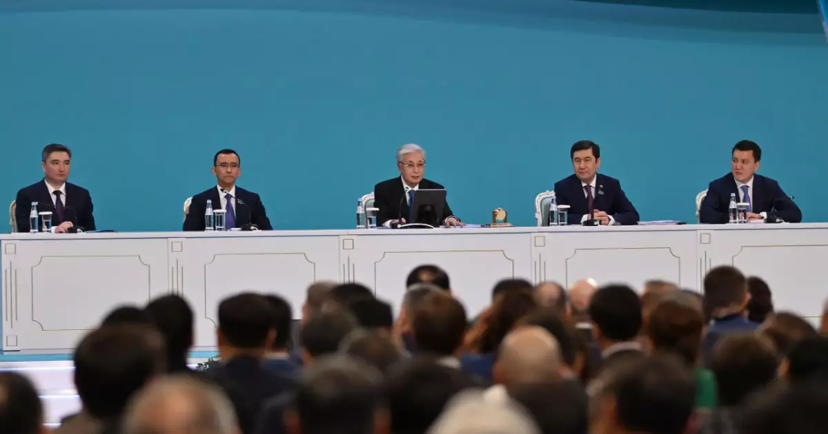   Міндетін орындамаған немесе этиканы бұзған мәслихат депутаттарының жауапкершілігін күшейтетін шаралар қабылдау қажет – Президент   