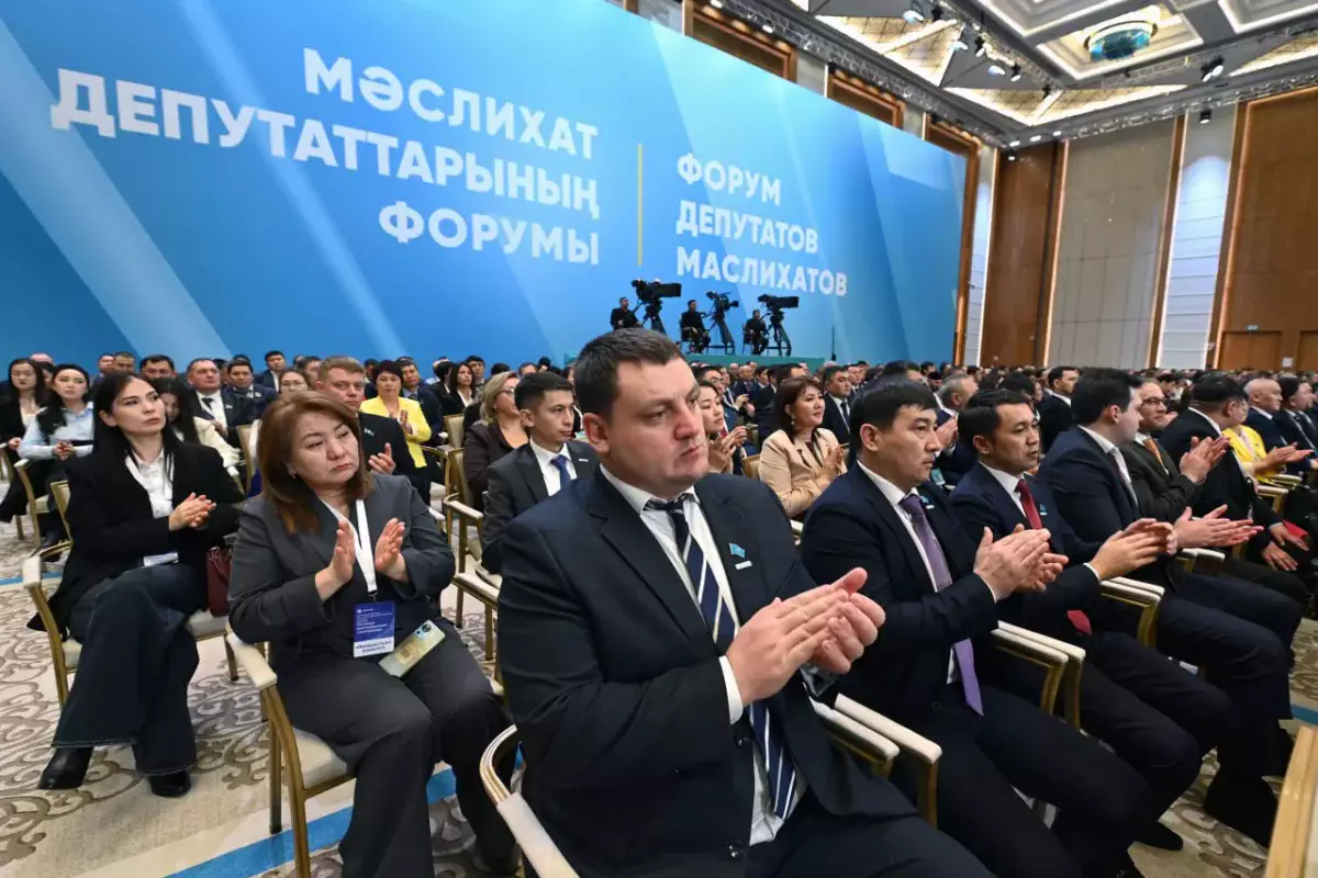 Депутаттардың кәсіби білігін арттырып, цифрлық құзыретін кеңейту өте маңызды - Мемлекет басшысы