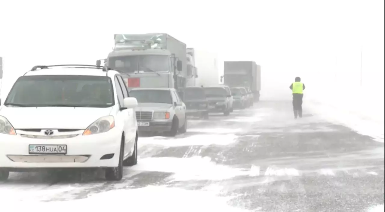 Астанада оқушылар онлайн оқиды