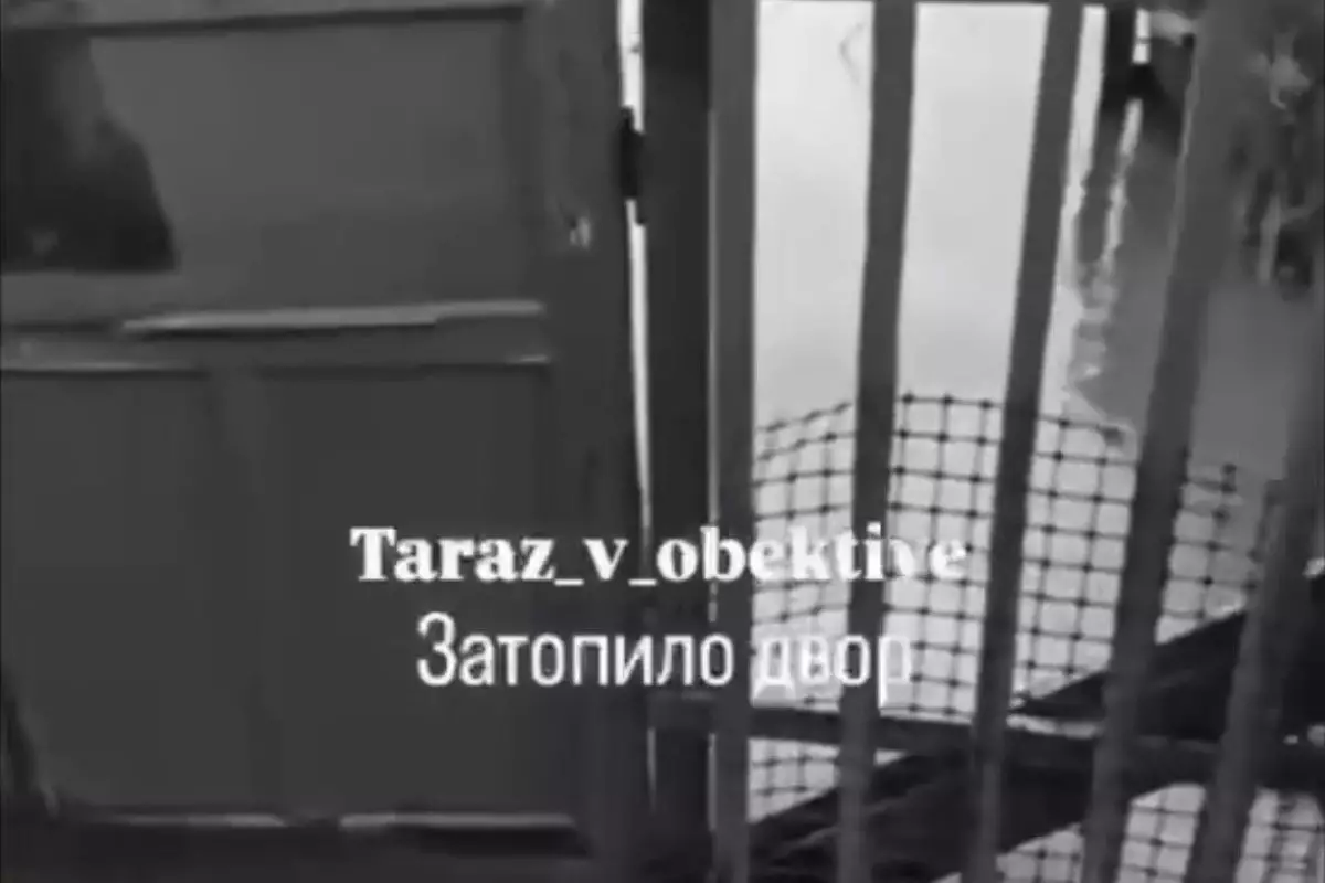 Таразда үйлерді су басты: тұрғындар «әкімдік неге алдын алмады?» деп ашулы