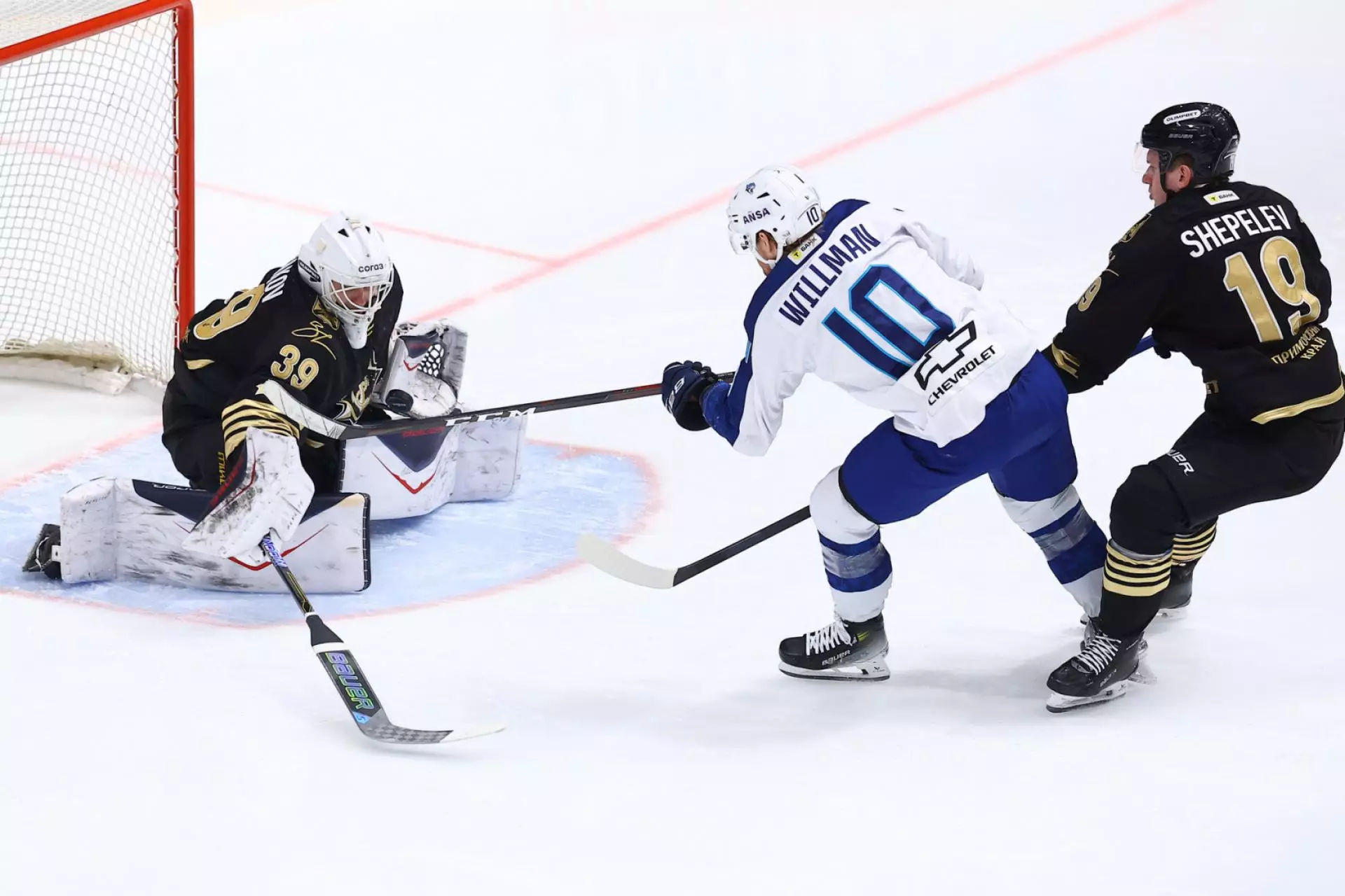 «Барыс» одержал третью победу подряд в КХЛ