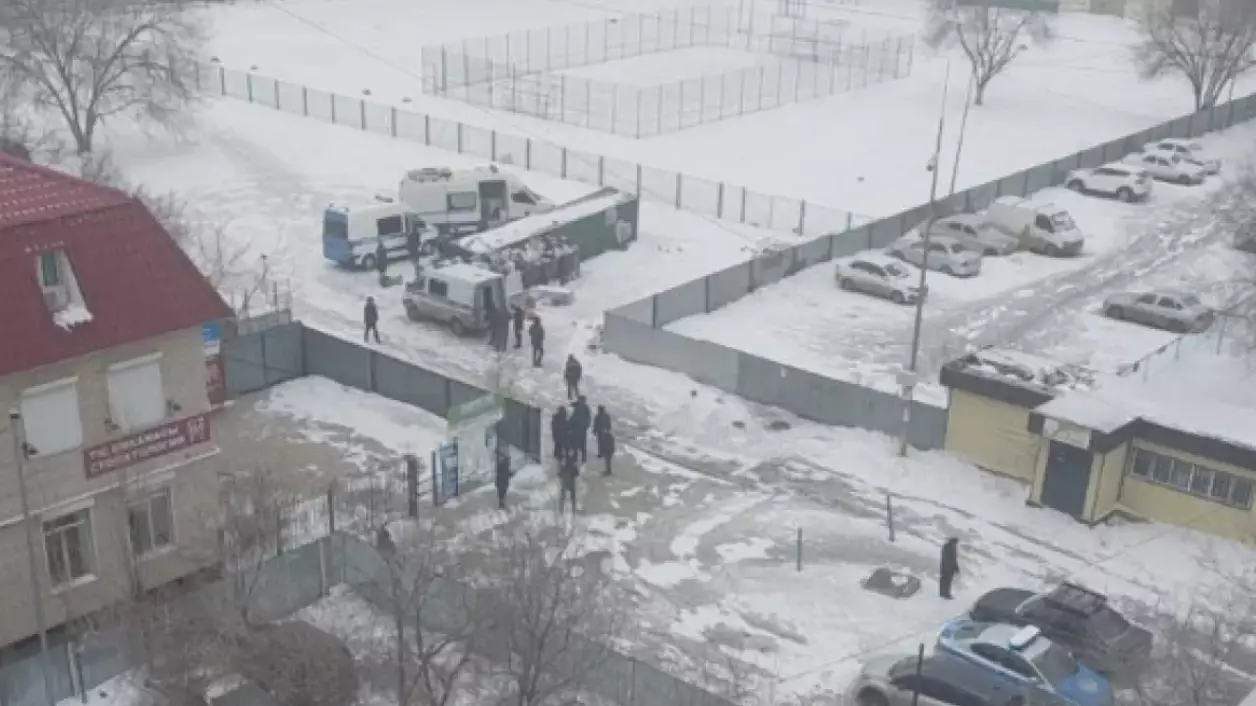 Қылмыскер бостандықта: Ақтөбеде қоқыс жәшігінен мәйіт табылды (ФОТО)