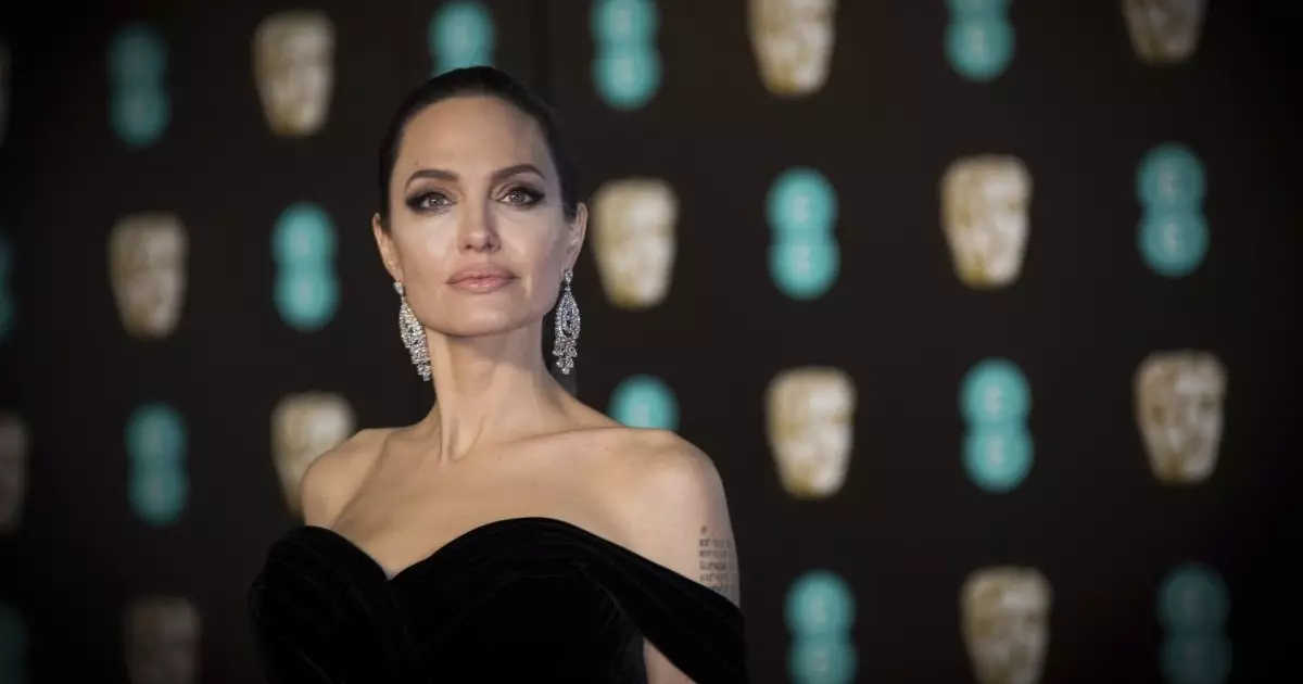  Анджелина Джоли өзін өлтіру үшін киллер жалдамақ болған: Актрисаның ел білмейтін құпиясы ашылды 