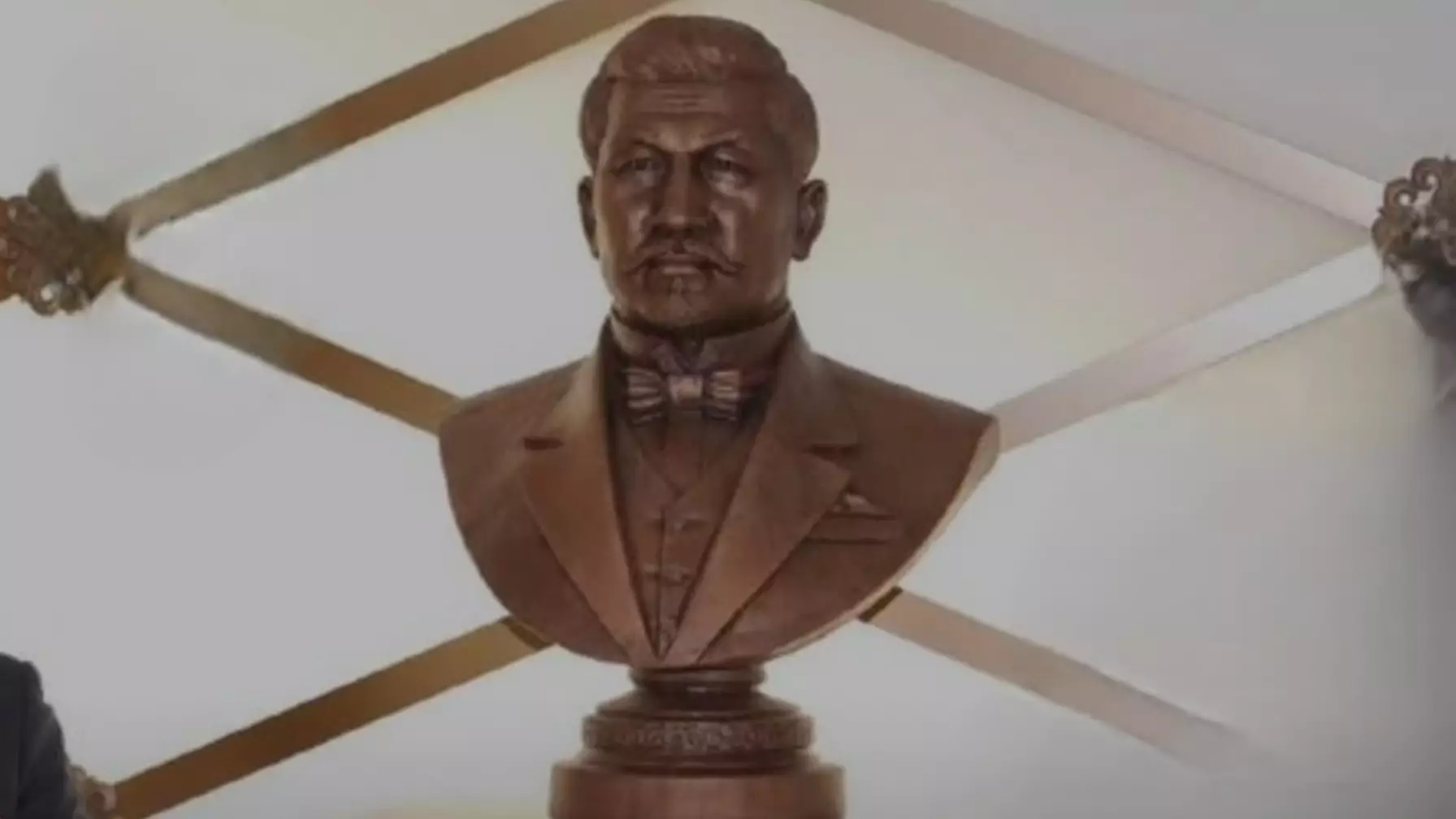 Сүйінші! Мәскеуде Әлихан Бөкейханның құрметіне бюст орнатылды