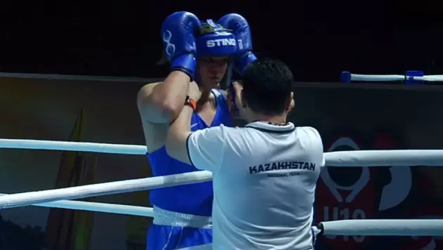 Казахстанский боксёр дважды отправил американца в нокдаун и досрочно вышел в финал