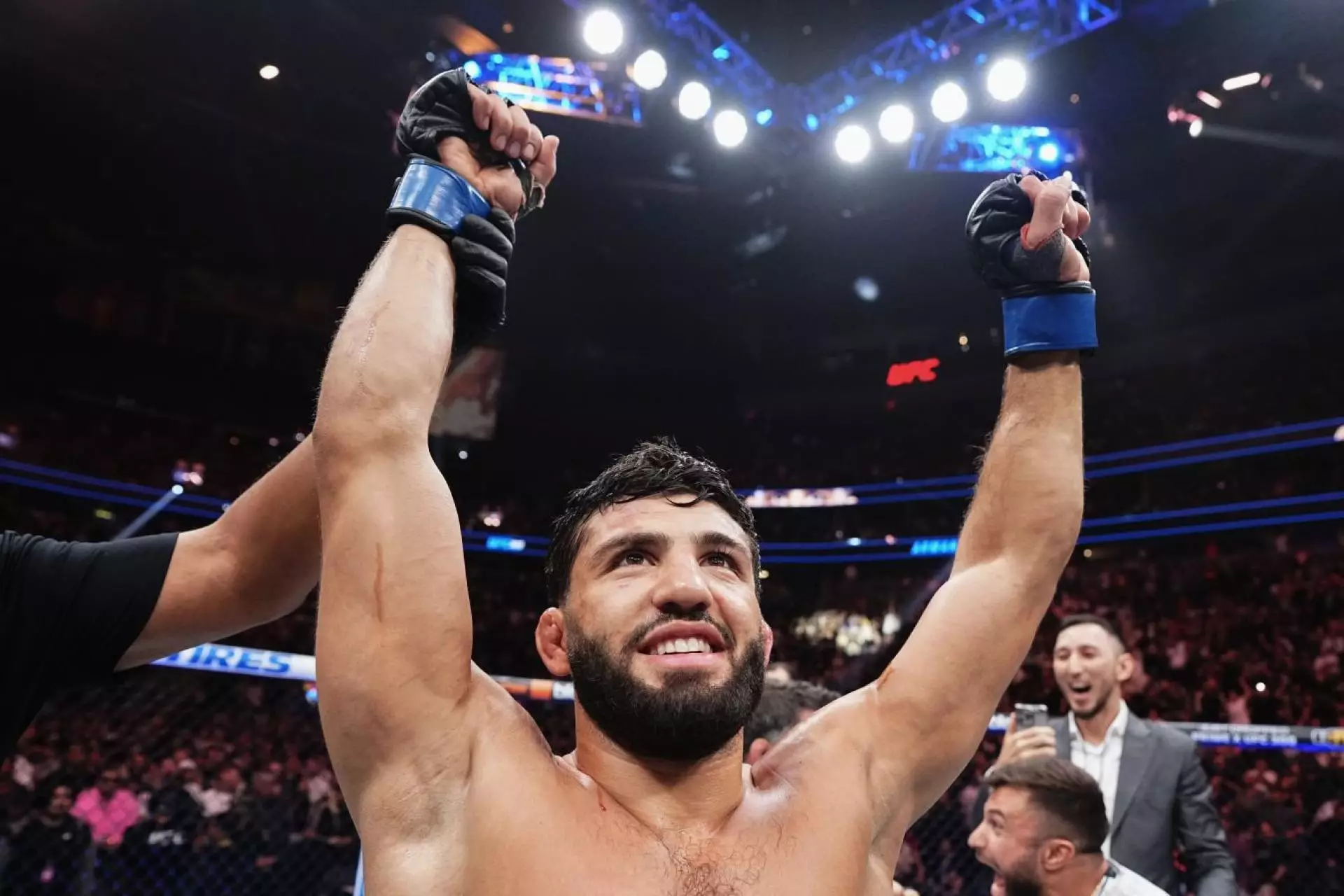 Царукян завоевал пояс Hype Fighting победив Мокаева