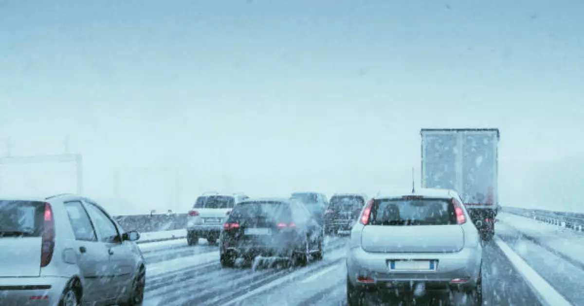   Қолайсыз ауа райы: екі облыста жол жабылды   