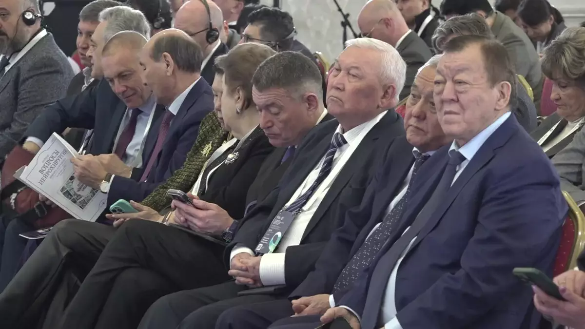 Алматыда жетекші онкологтар жаңа технология мен тәсілдер туралы пікір алмасты