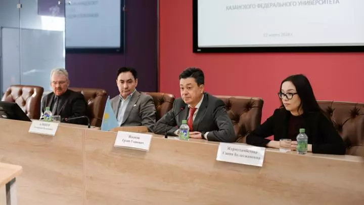 Генконсул Казахстана встретился со студентами Казанского университета.