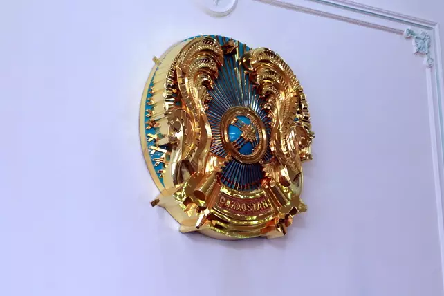 Казахстан ратифицировал стратегический энергетический пакт о "зеленом коридоре".