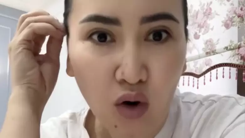 «Беттен алып төске шабады» - Блогер Мөлдір Анарбаева қазақтың қыз-келіншектеріне тиісті