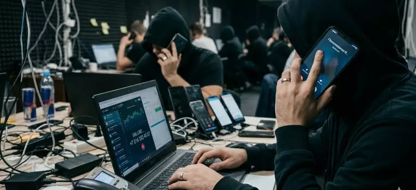 Мошенники звонят казахстанцам под видом "регистрации бюллетеней" на референдум