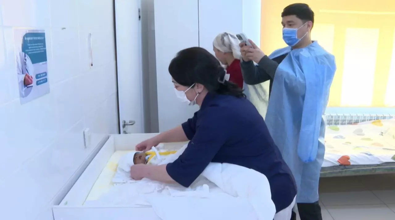 Салмағы 650 грамм: Шымкентте шақалақтың көз жанарына күрделі ота жасалды