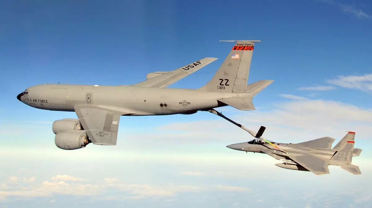 Американский самолёт-заправщик KC-135 потерпел крушение в Ираке