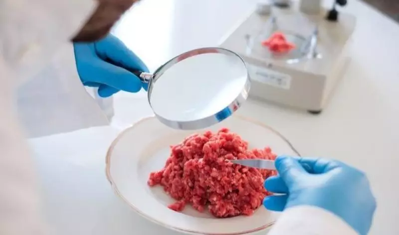 Загадочная болезнь косит скот у соседей Казахстана: жители боятся покупать мясо