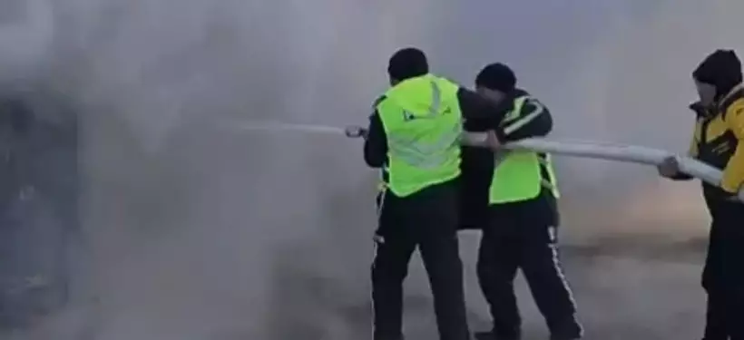 Пылающий грузовик тушили на трассе в области Абай