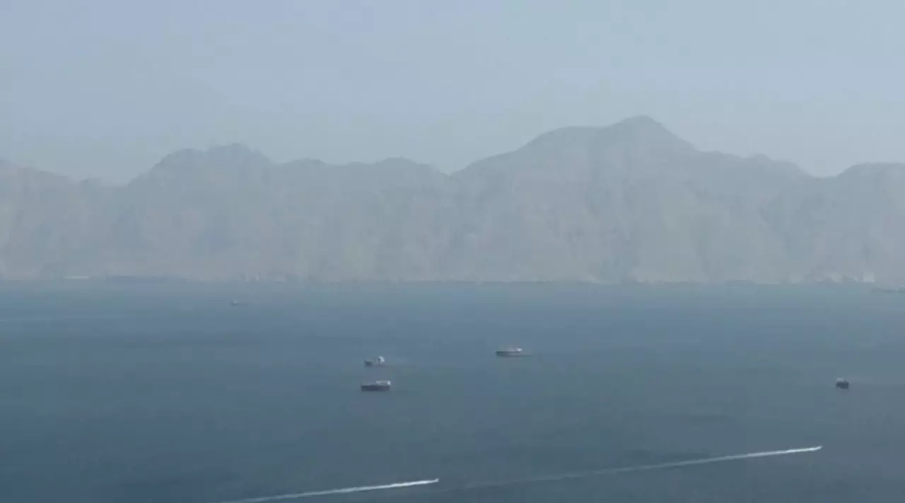 Иран Ормуз бұғазын жабуға ниетті емес