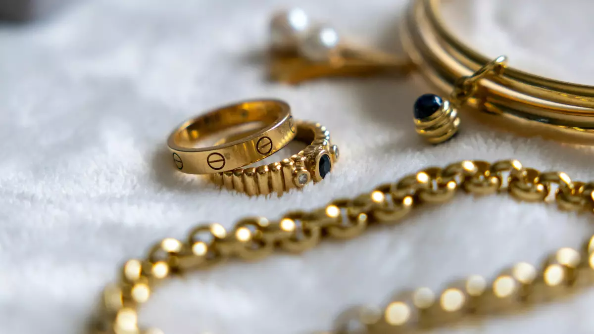 Тараз тұрғынының гауһар тасты әшекейлерін ұрлаған күдікті Алматыдан ұсталды