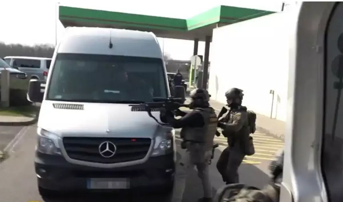 Венгрия возвращает Украине арестованные инкассаторские автомобили, но без денег и золота - новости на Lada.kz 13.03.2026