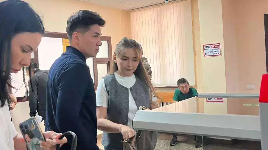 Астанада блогер Жанәбіловтерге қатысты сот басталады