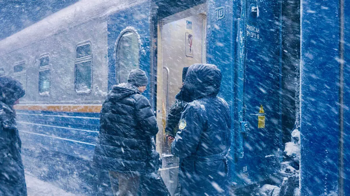 Метели парализовали железную дорогу в Казахстане