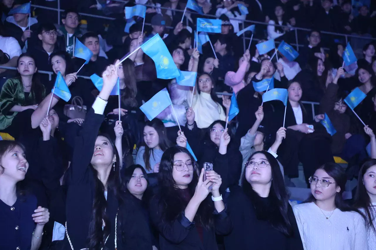 Қарағандыда волонтерлер форумының жабылу салтанатына 6 мыңға жуық жас қатысты